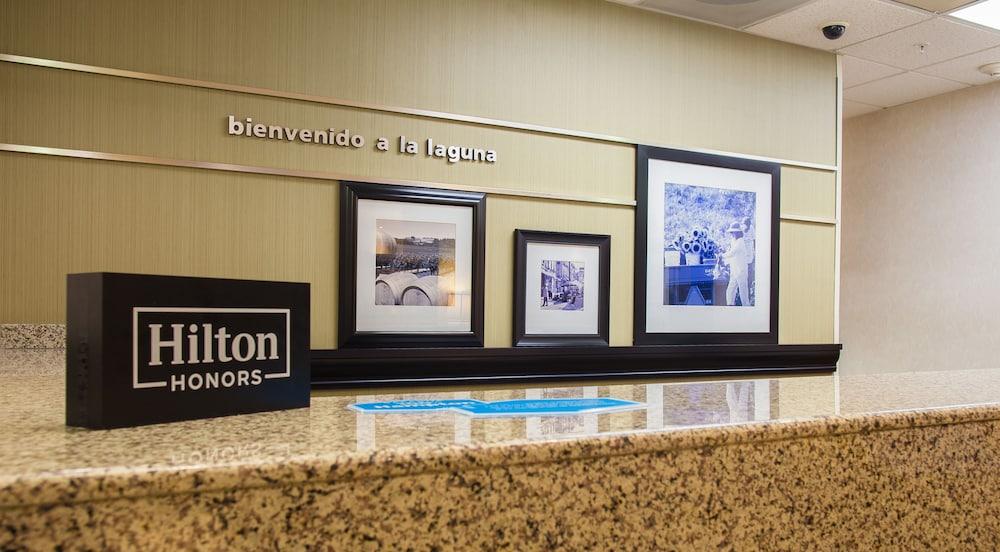 Hampton Inn Torreon Airport-Galerias מראה חיצוני תמונה