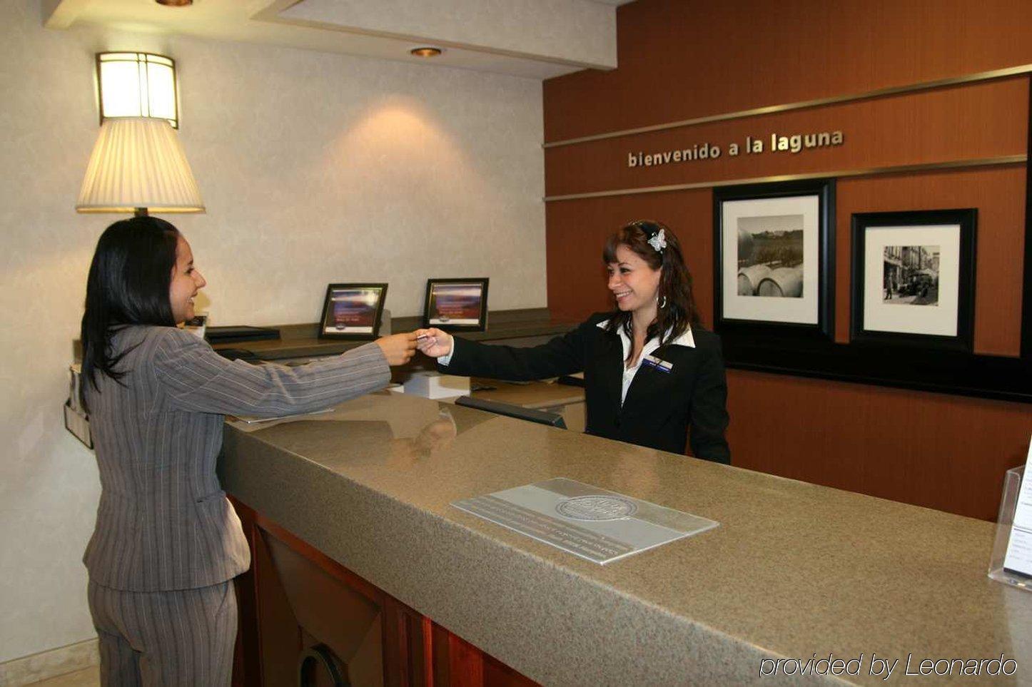 Hampton Inn Torreon Airport-Galerias מראה פנימי תמונה